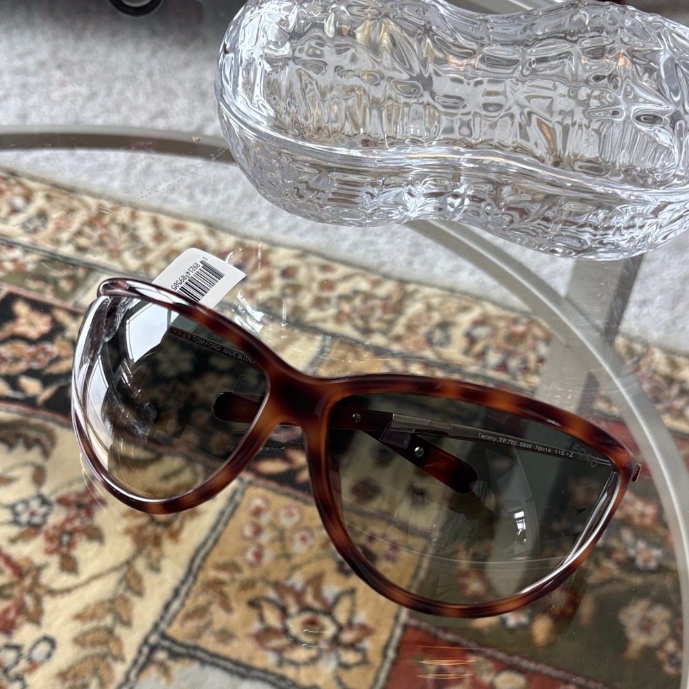 NWT Authentic Tom Ford 70MM Cat Eye Women Sunglasses - Picture 1 of 11